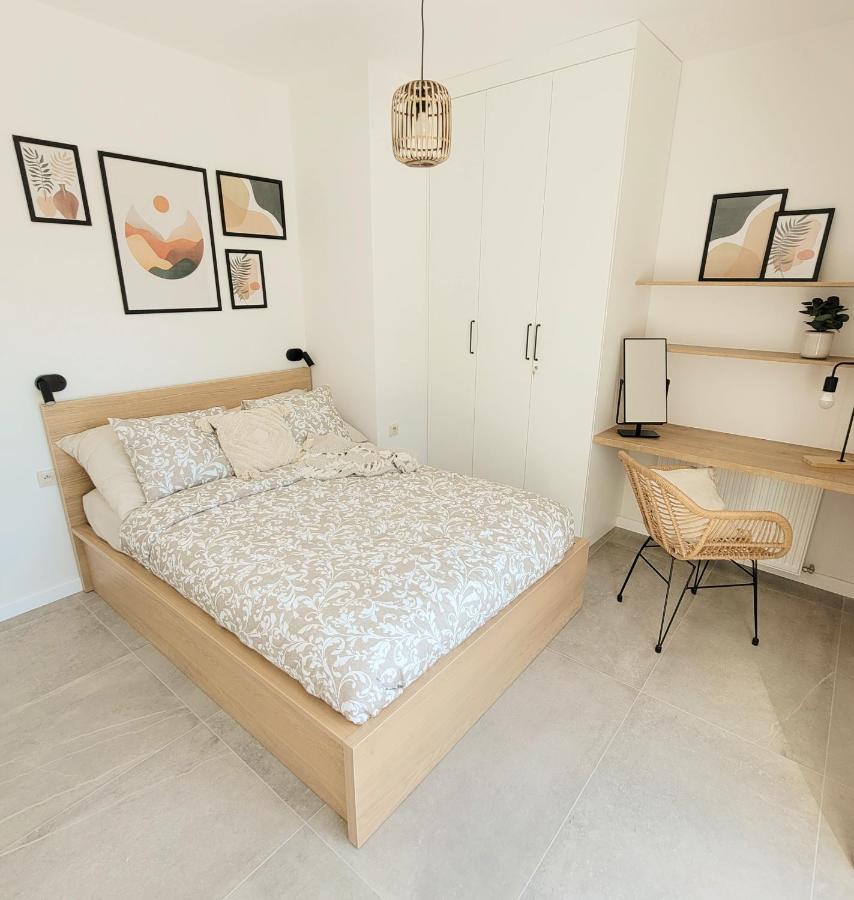 Pine Point Apartament With Terrace, Shared Pool, Tennis Court بوبيروفو المظهر الخارجي الصورة
